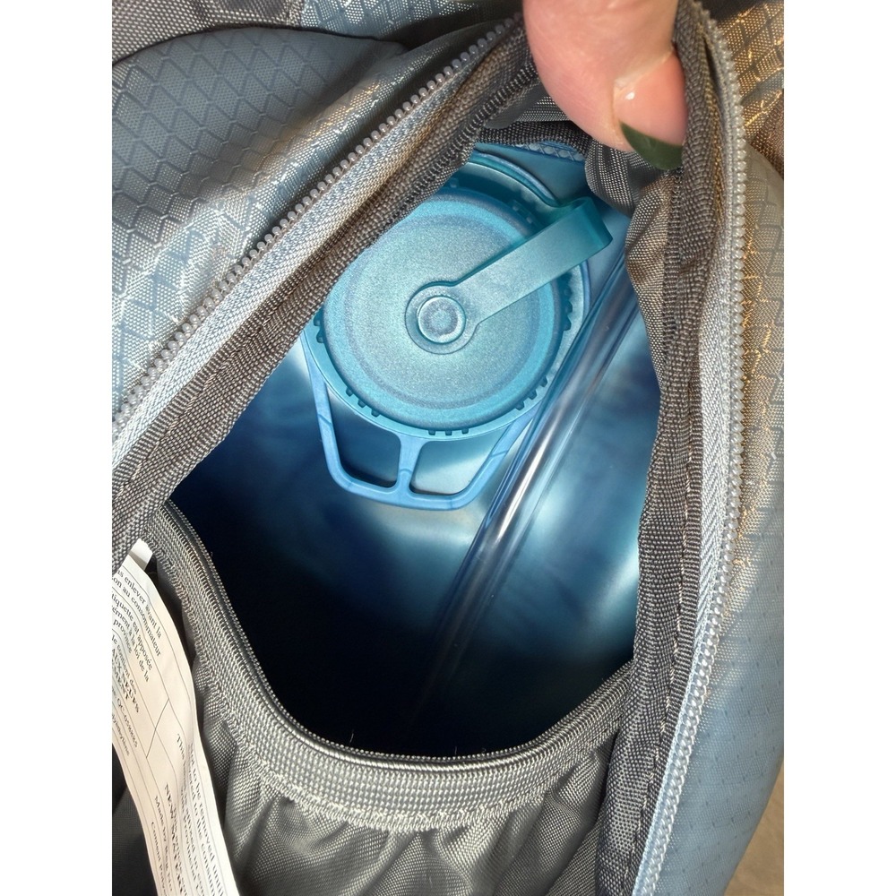 Bass Pro Shops‎ Hydration Backpack - Picture 5 of 7
